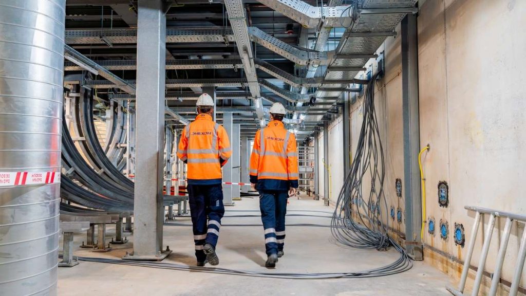 Hoogspanningskabels en kabeldraagsystemen in station Rozenburg-Zuid 150 kV